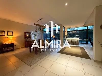 Single Row Mid Unit | Occupied | Elegant Finishes