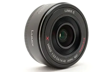 Panasonic LUMIX G X VARIO 14-42mm F/3.5-5.6 ASPH. POWER O.I.S.