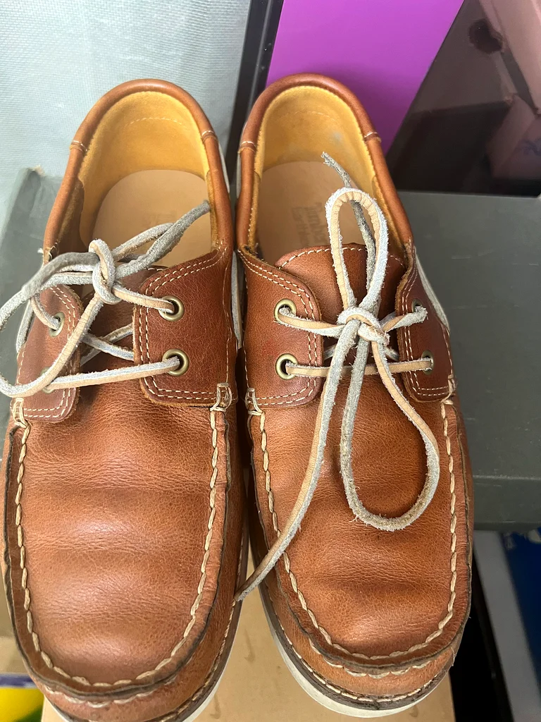 Authentic Timberland Juniors Boat Shoes - Size 4.563238586472963111