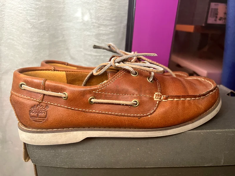 Authentic Timberland Juniors Boat Shoes - Size 4.563238586472963112