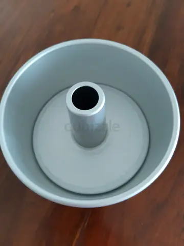 Angel food, chiffon cake baking tin / pan (8 inches)