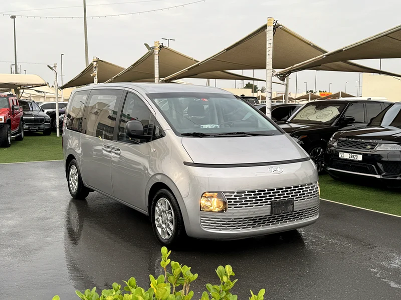 Staria 7 seats very clean car personal used63171299164803112