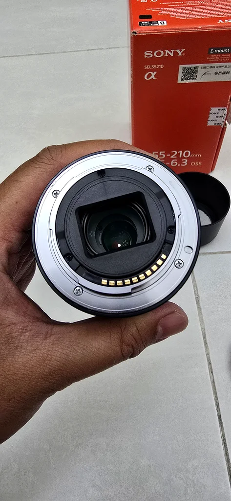 عدسة Sony بفتحة E Mount 55-210 F4.5-6.3 OSS (عدسة الكيت)63233640945921114
