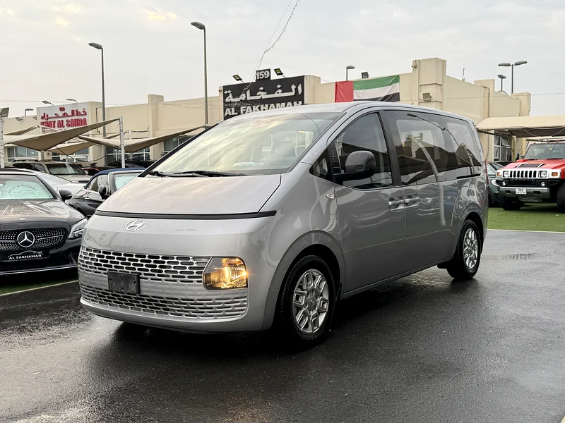 Staria 7 seats very clean car personal used63171299164803111