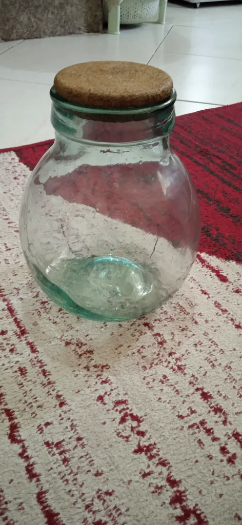 The fish tank is very clean and good for goldfish and betta fish63232161032449111