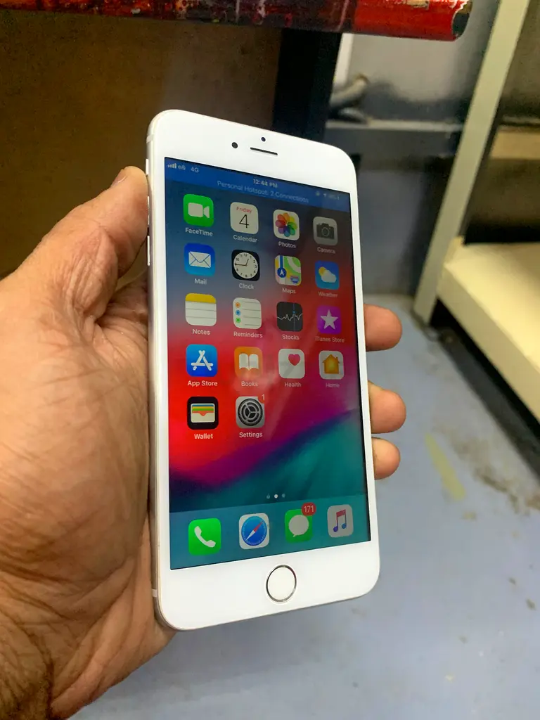 Apple iPhone 6 plus- Excellent Condition!