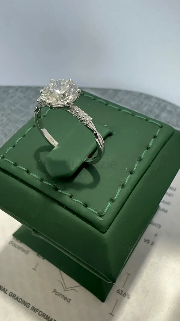 خاتم للسيدات @2,350 درهم (1.70 قيراط)63240125432962112