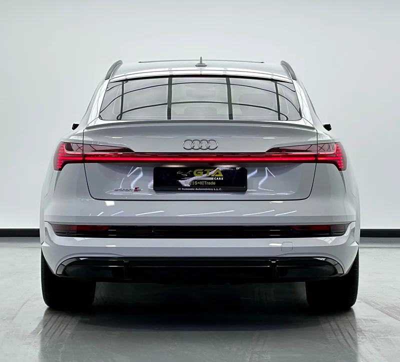 2022 Audi e-tron 55 S line, Agency Warranty  Battery 27, Full Service History, GCC63224790819458114