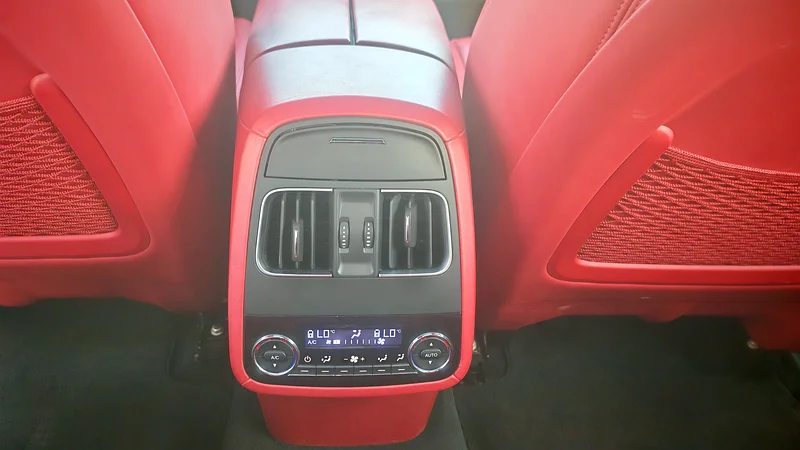 MASERATI, LEVANTE, Q4S, GCC, MODEL 201863176617487875111