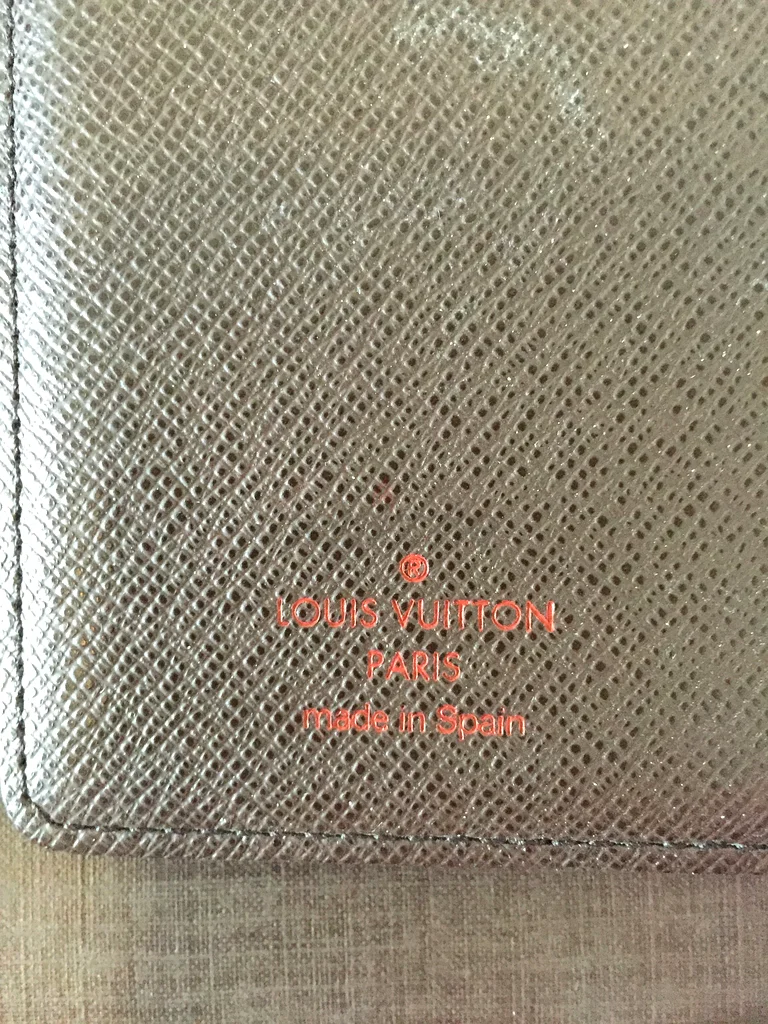 Authentic Louis Vuitton organizer – Perfect for Every Occasion!63237609596675111