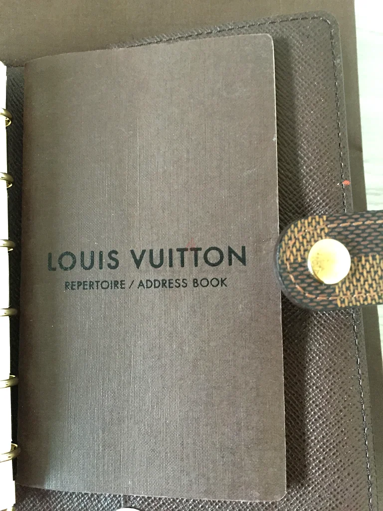 Authentic Louis Vuitton organizer – Perfect for Every Occasion!63237609596675112