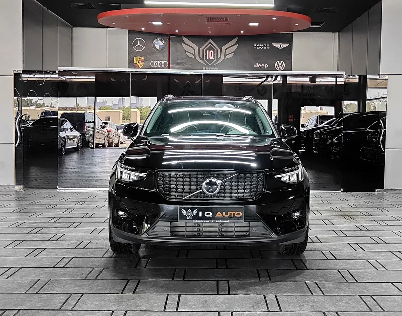 AED 2,250 P.M | 2024 VOLVO XC40 B4 | UNDER WARRANTY | FULL PANORAMIC | GCC |63177574508417111