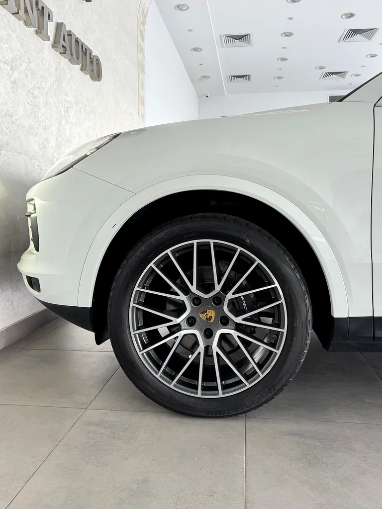 PORSCHE CAYENNE  - GCC - 2018 - V6 - SUPER CLEAN63150479427459114