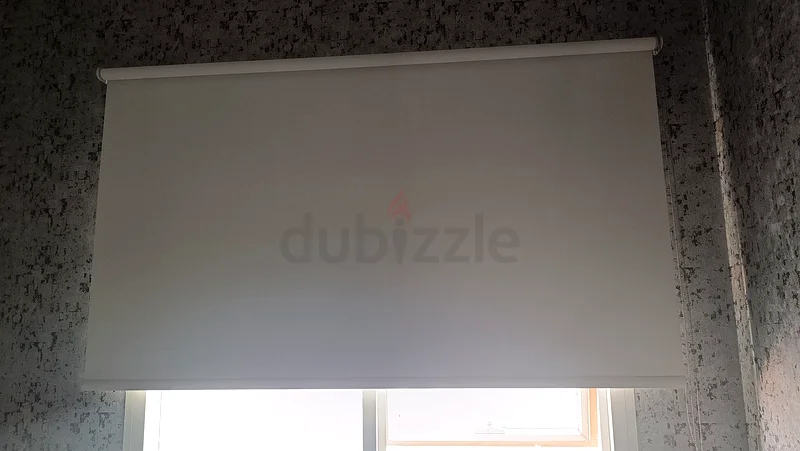 Stylish Roller Blind - Perfect for Your Home Decor!63189617776002112