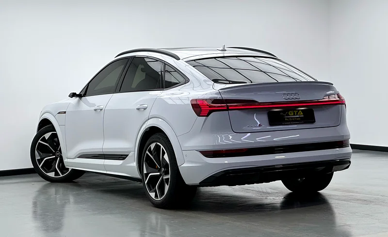 2022 Audi e-tron 55 S line, Agency Warranty  Battery 27, Full Service History, GCC63224790819458113