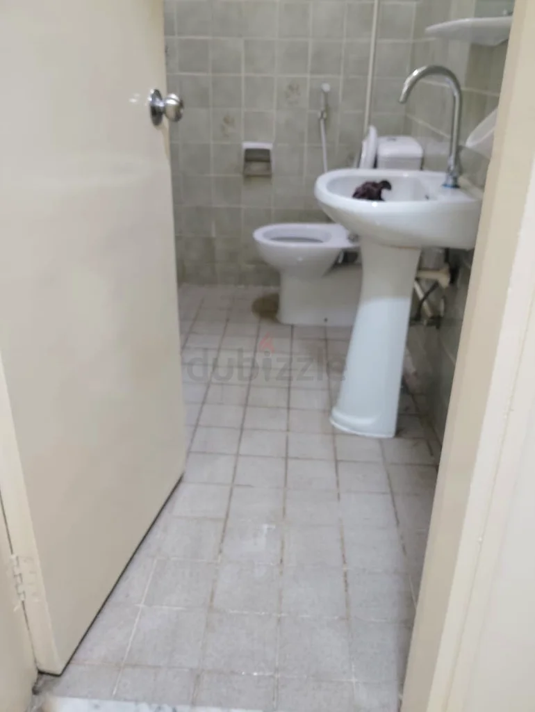 Bed space for Bachelors in Karama/Burjuman (Exit 2)63796043775875112