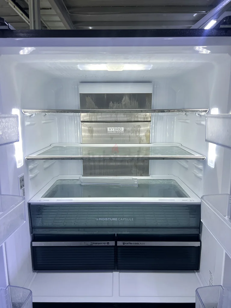 Sleek Silver Refrigerator - Roomy  Modern63247757942657111