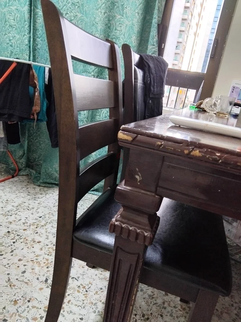 Dinning table with 2 chairs63218317697026111
