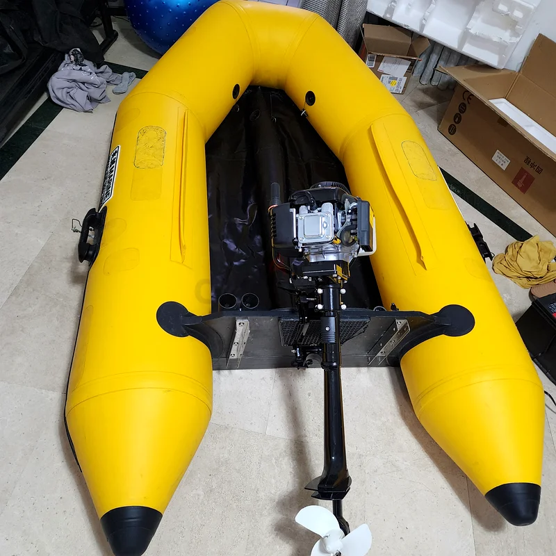 Inflatable boat kayak with new petrol engine63235110466690112