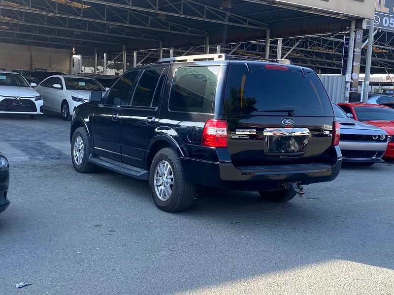 Ford Expedition... Model 2011... GCC specifications63168029532034114