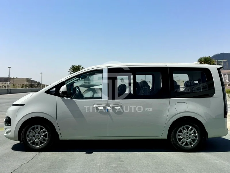 HYUNDAI STARIA63171299243138111