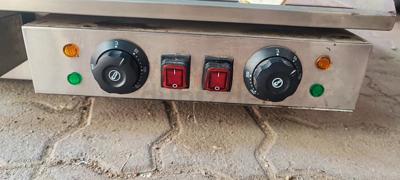 بيع عاجل لشواية / مقلاة مطبخ63168515767171111