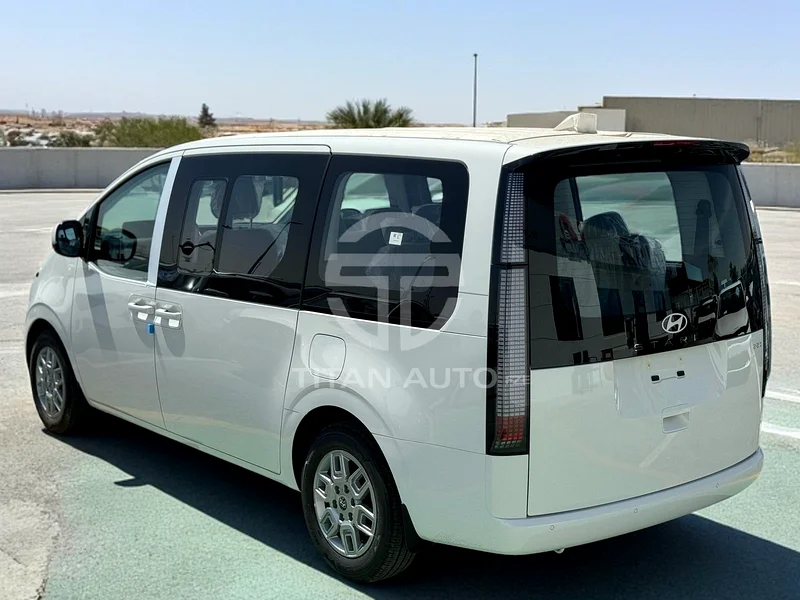 HYUNDAI STARIA63171299243138113