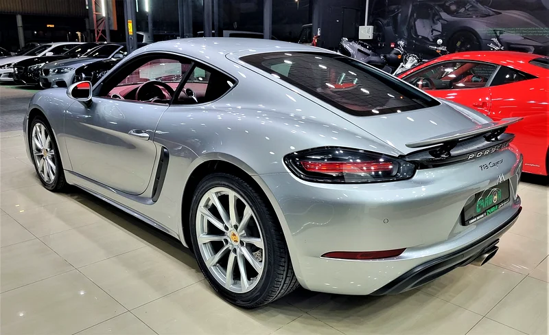 PORSCHE CAYMAN 718 2018 GCC IN IMMACULATE CONDITION WITH ONLY 69K KM63156540502659114
