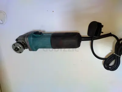 Makita power Grinder 220.v