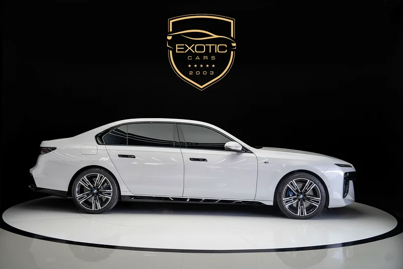 760i xDrive | FULL OPTION | REAR ENTERTAINMENT | LEG REST | WARRANTY JAN 2026 + SERVICE JAN 202963158800545794113