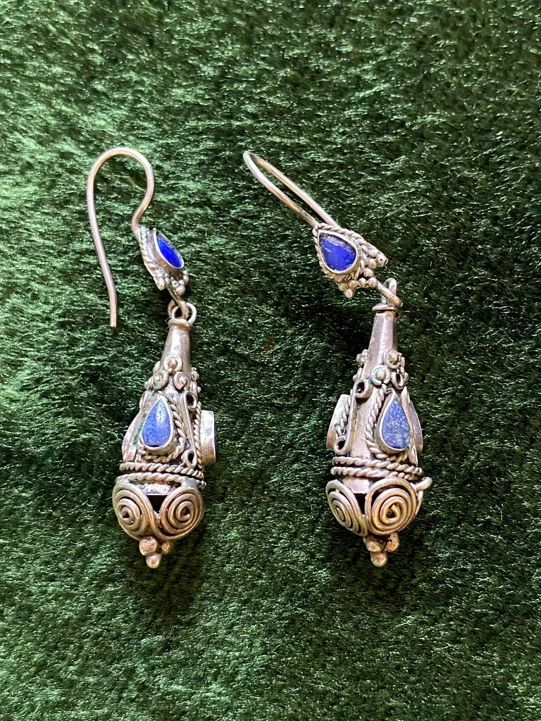 Silver earrings63230180457347110