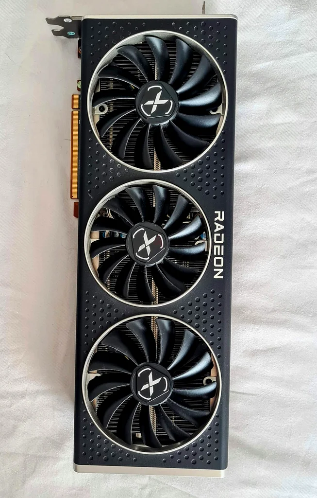 High-Performance AMD Radeon RX 6800 Graphics Card (w/Box)63257116615425111