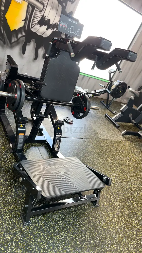 Super Squat / 2025