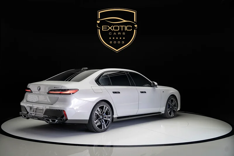 760i xDrive | FULL OPTION | REAR ENTERTAINMENT | LEG REST | WARRANTY JAN 2026 + SERVICE JAN 202963158800545794112
