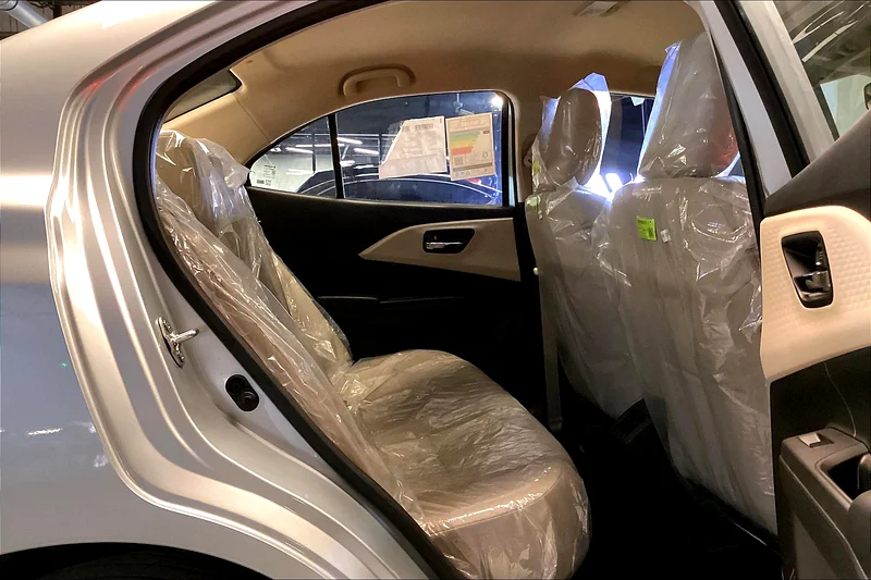 سوزوكي دزير 2025 GLX • انخفاض كبير في السعر • ضمان المصنع حتى 13 أبريل 2028 • 40239063175260690178112