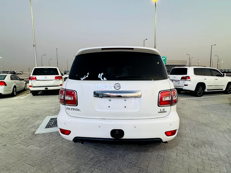 Nissan Patrol LE Gulf agency paint, model 201963156989965826114