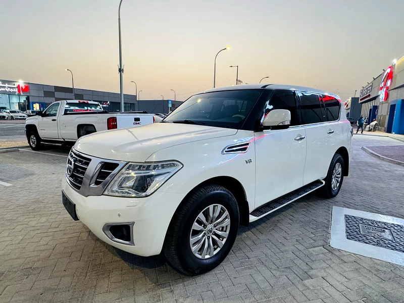 Nissan Patrol LE Gulf agency paint, model 201963156989965826111