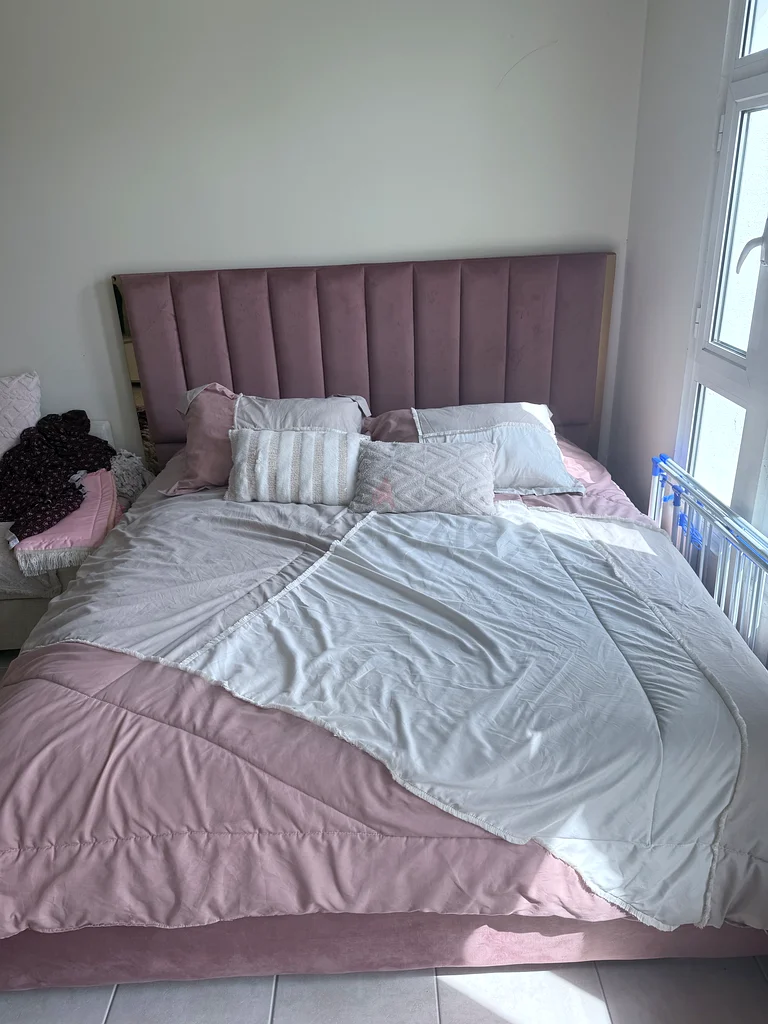 King bed with storage63265105475587111
