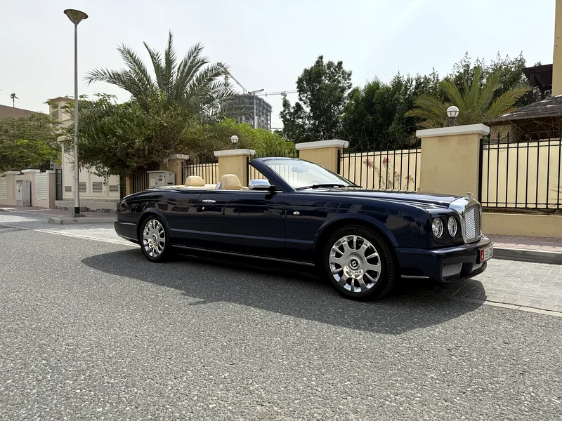 بنتلي أزور 2006 جي سي سي بلون الأزرق الطاووس، مع قيادة منخفضة63135491998211110