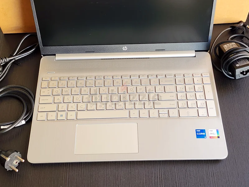 Laptop63218818813571112