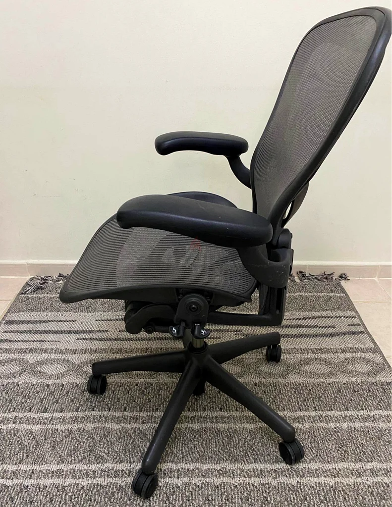 Chair By Herman Miller Aeron Model Size B full option63265094394113112