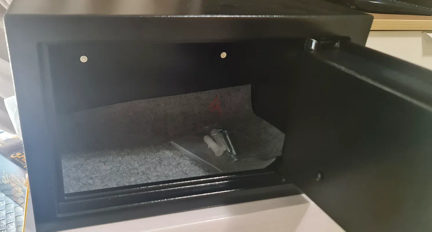 Electronic safe box63253970220161111