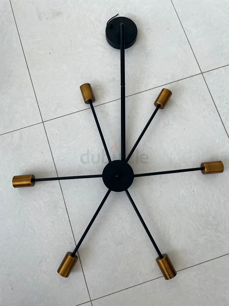 6 مثبتات إضاءة سوداء وذهبية