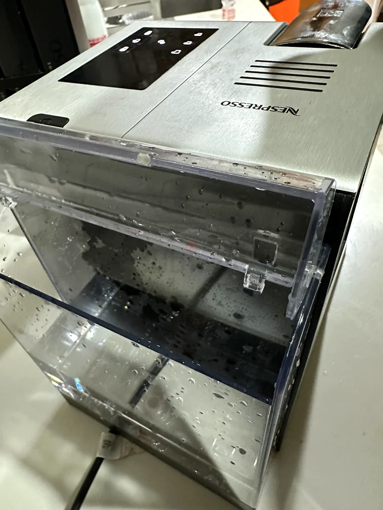 جهاز نسبريسو لاتيسّيما برو لتحضير القهوة، ألومنيوم مُشطوب63252439922433113