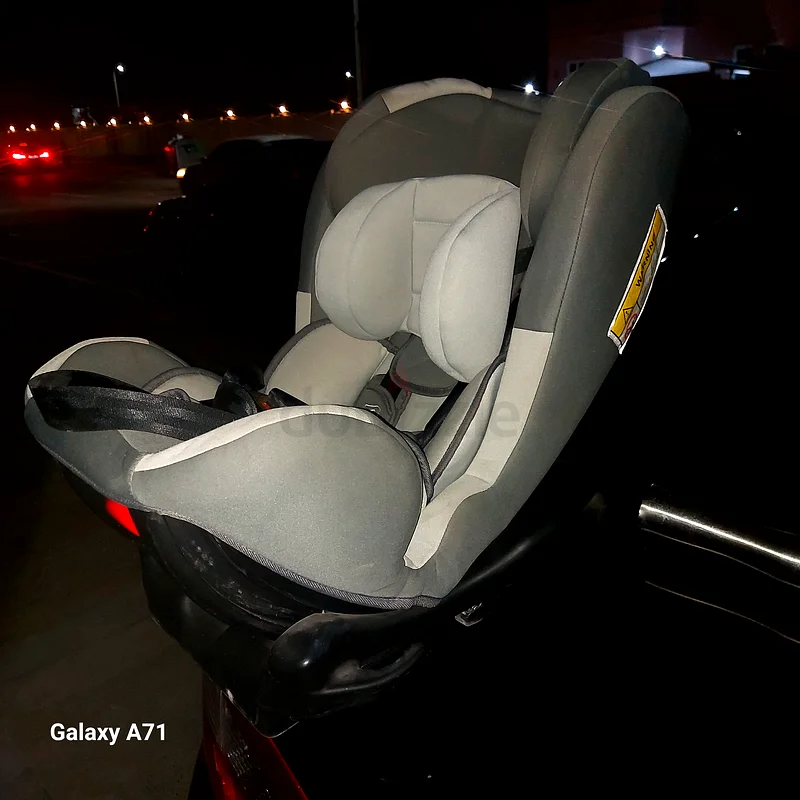 Baby car seat is for sale.item in good condition63205892400130112