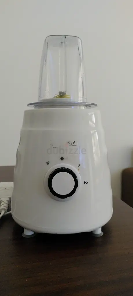 White blender in good condition63253474796930111