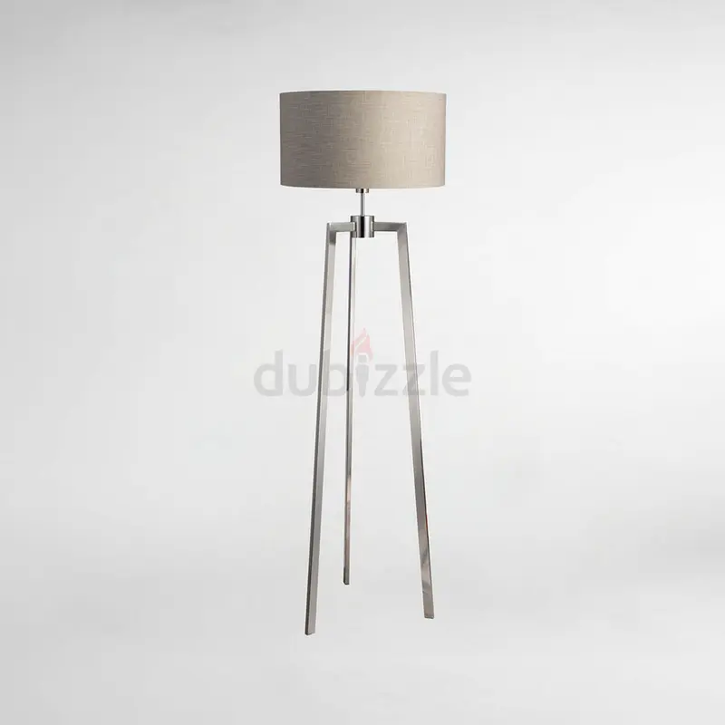 Sleek Modern Tripod Floor Lamp - Illuminate Your Space!
