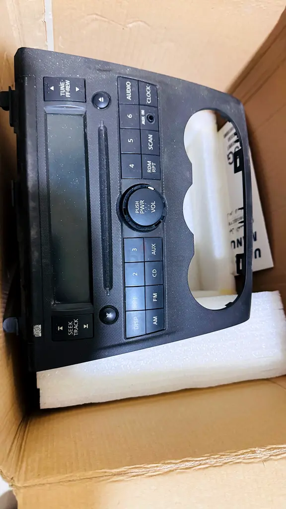 ALTIMA Premium Car Audio System - Like New!