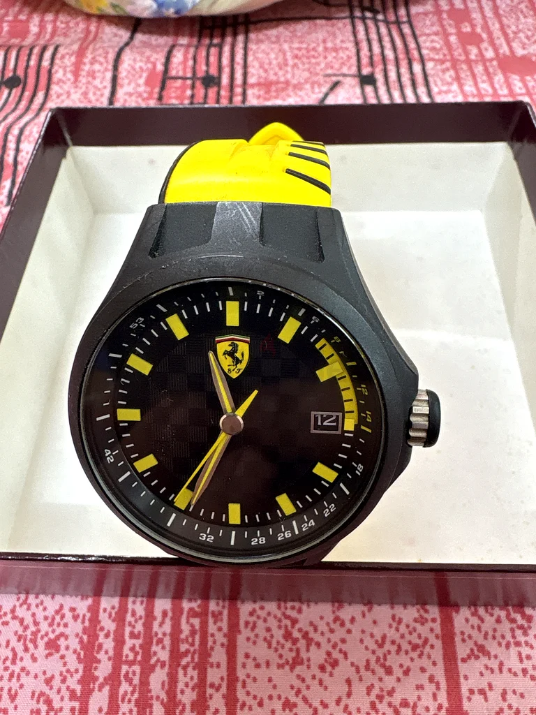 Stylish Ferrari Black  Yellow Sport Watch632326520645151129