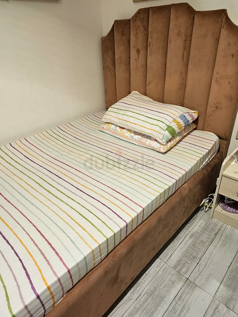 Bed and kids table for sale63218812226051112